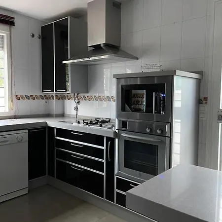 בית אירוח Exclusivo Chalet Sevilla. ¡jardin & Cocina! *