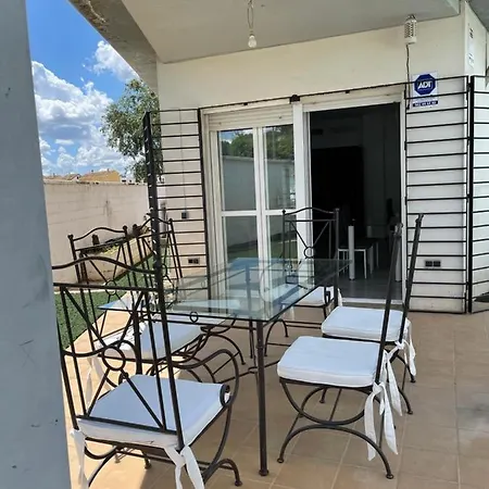 Exclusivo Chalet Sevilla. ¡jardin & Cocina! בית אירוח